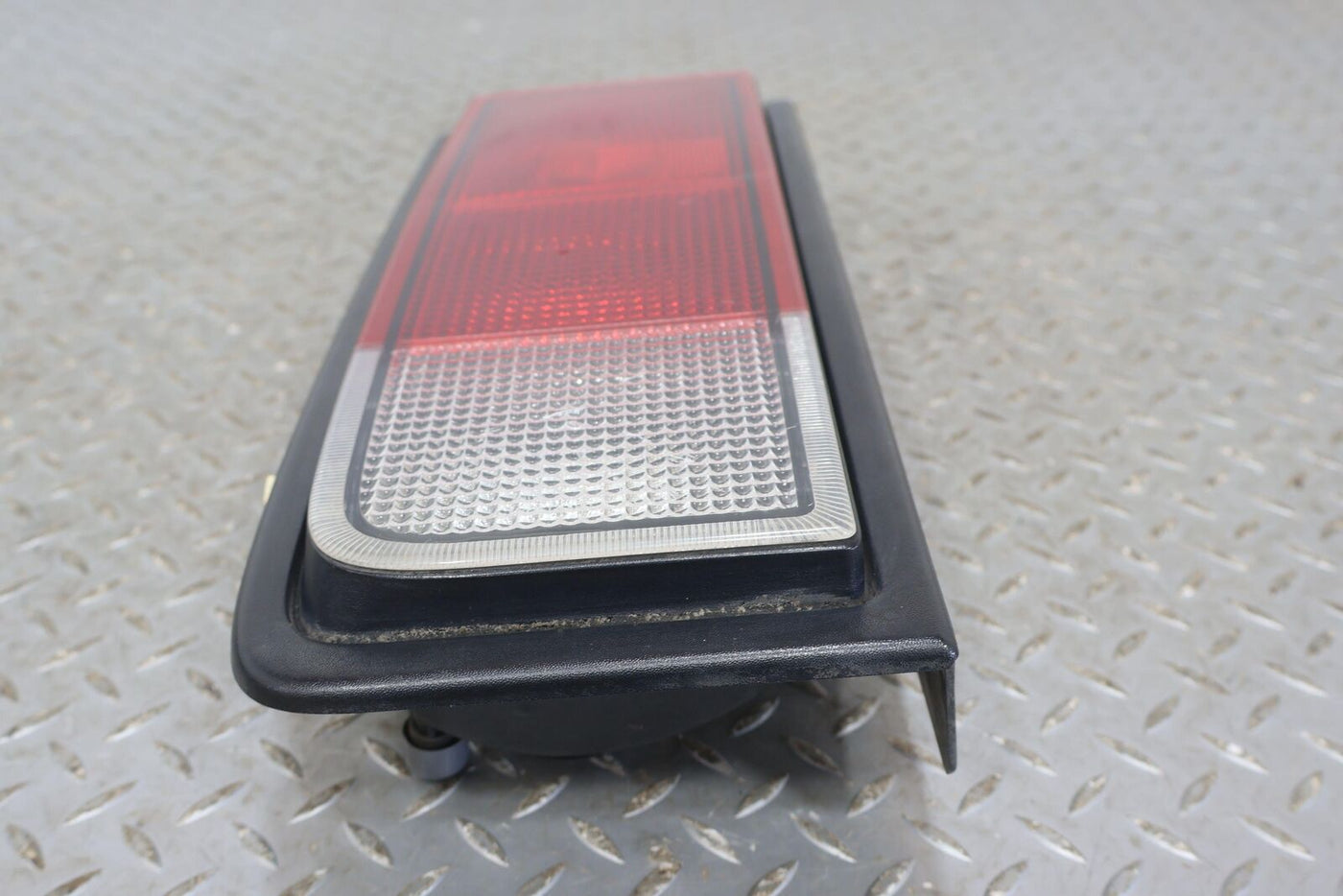 05-09 Hummer H2 Left LH Driver Tail Light Lamp OEM (SUV) Tested