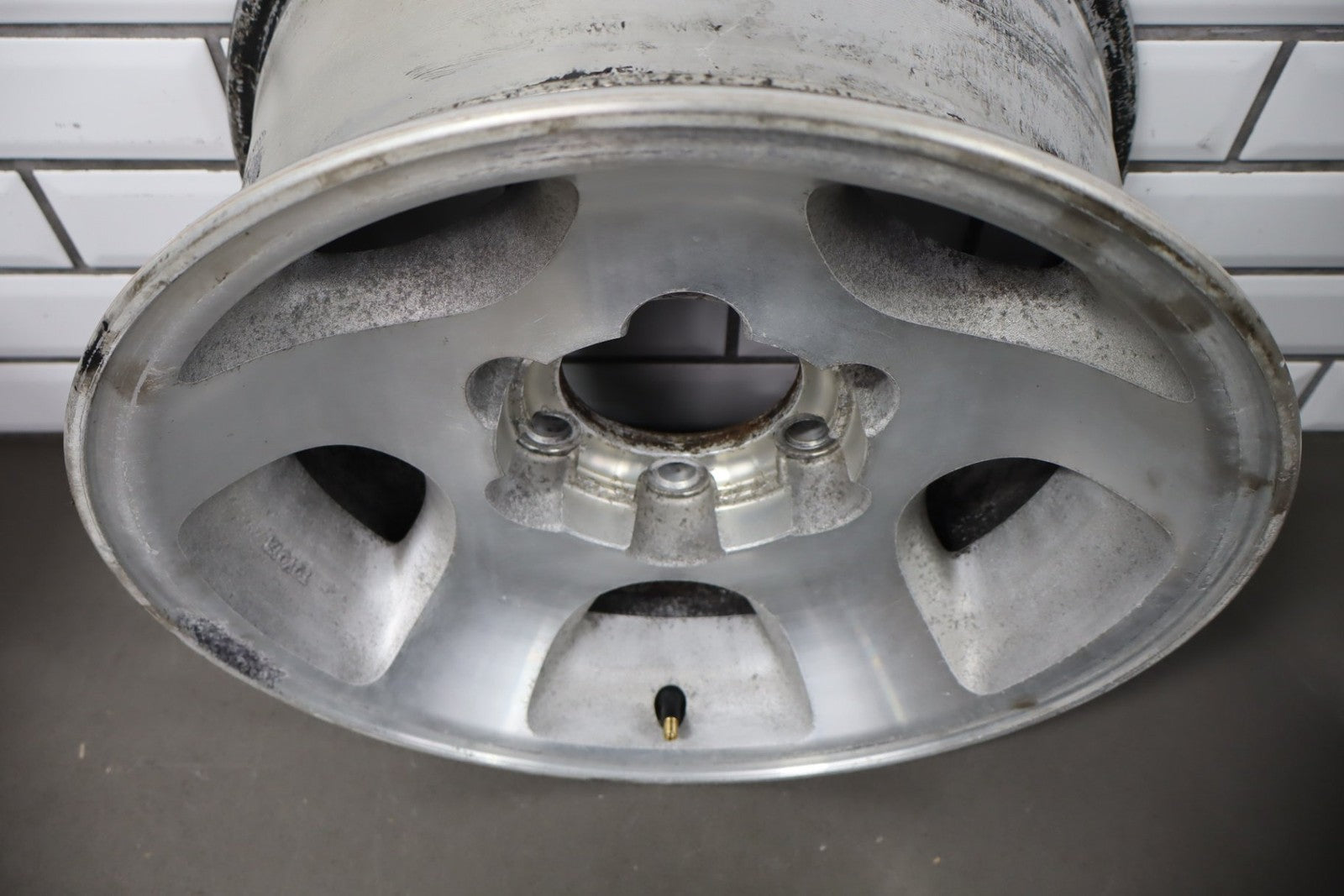 1993-1997 Toyota Land Cruiser, Lexus LX450 FZJ80 - 16x8 OEM Wheel