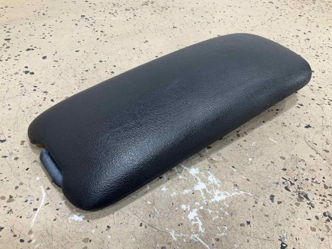 97-02 Plymouth Chrysler Prowler Center Console Lid/Arm Rest (Agate LLAZ) Notes