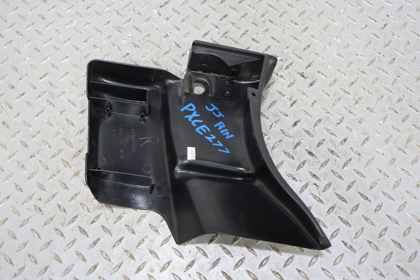 97-04 C5 Corvette LH&RH Convertible Upper Interior B-Pillar Panels (Black 19i)