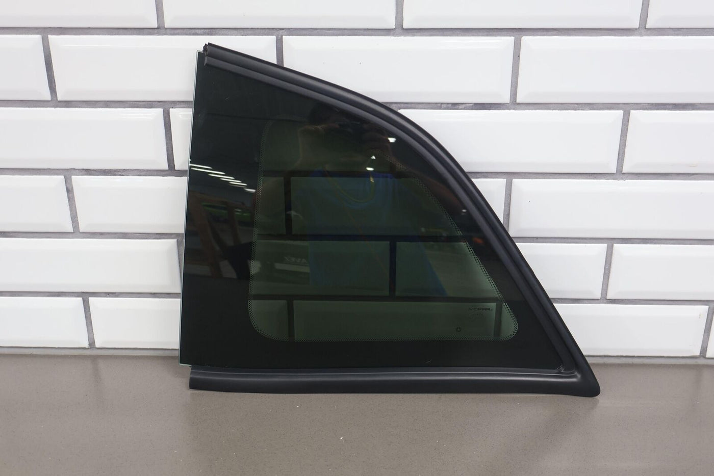 15-23 Dodge Challenger Front Left LH Door Window Glass (Self Tint) Glass Only