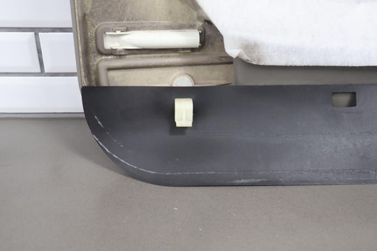 03-06 GMC Sierra Crew Cab Front Right RH Interior Door Trim Panel (Pewter 922)