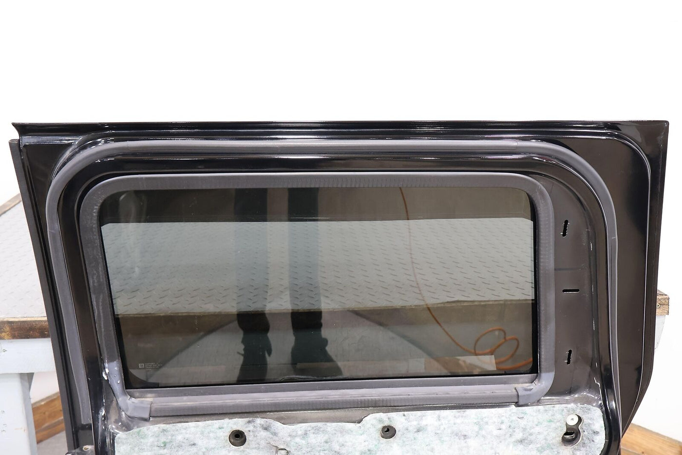 03-09 Hummer H2 Passsenger Right RH Rear Door W/Glass (Black 41U) See Notes