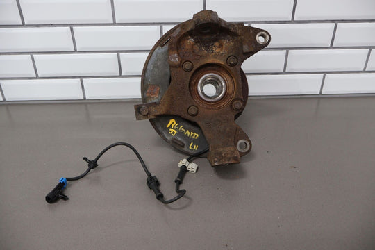 01-06 GMC Sierra 2500HD 4x4 Front Left Spindle Knuckle W/ Hub (140K Miles)