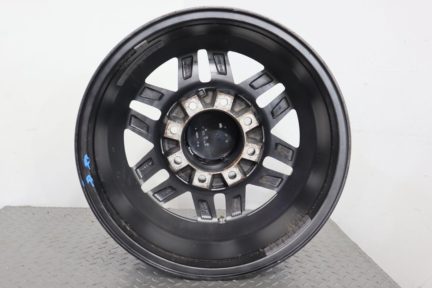 03-09 Hummer H2 Set (5) 18X9 Aftermarket KMC XD 12 Spoke Wheels W/Caps (No Tire)