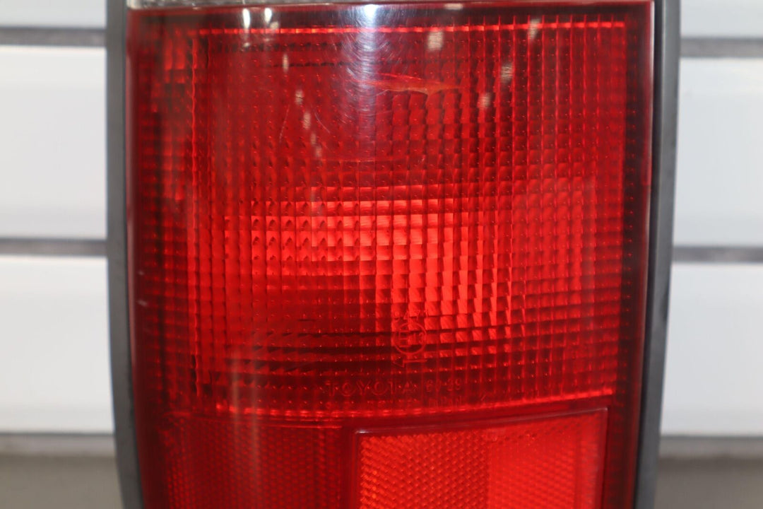 91-98 Toyota Land Cruiser Base 96-98 LX450 LH Left Driver Rear Tail Light