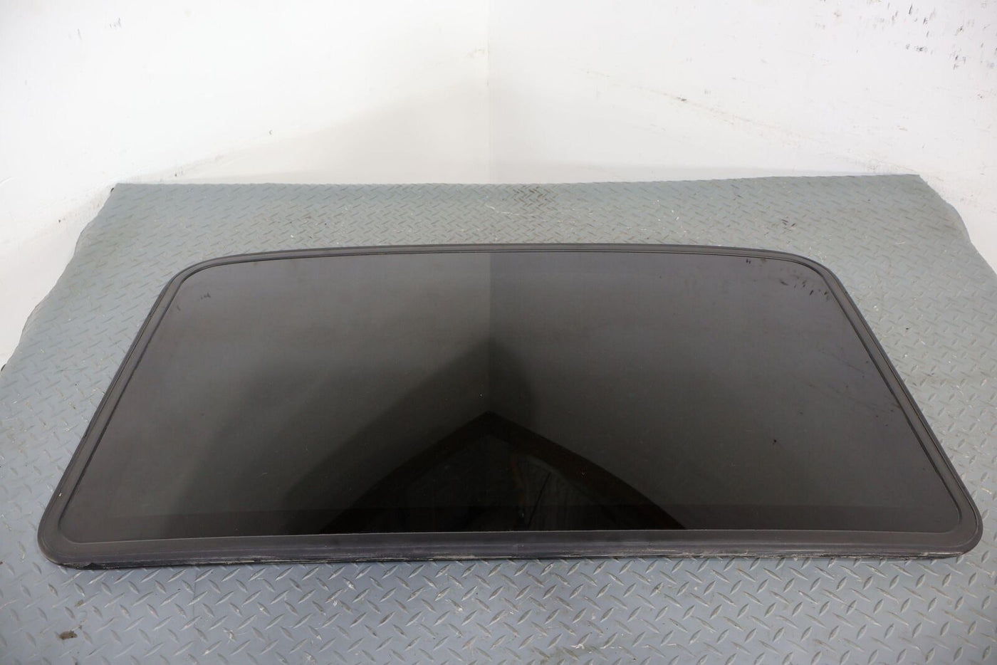 03-09 Hummer H2 SUV Sunroof Window Glass (Glass Only) OEM