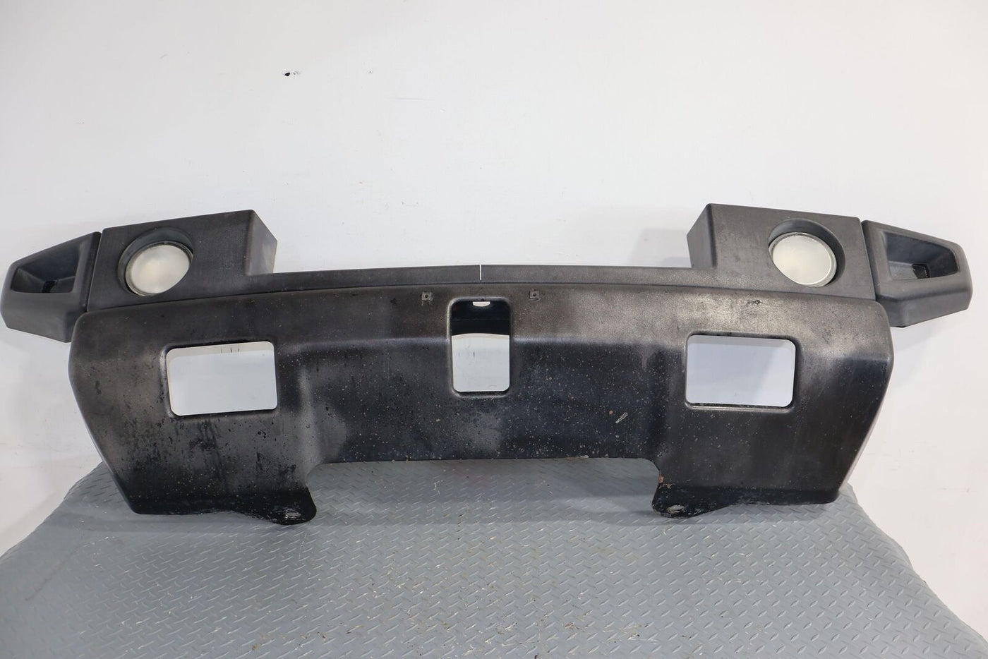 03-09 Hummer H2 Front Bumper W/ Textured Black Covers & Fog Lights (See Notes)