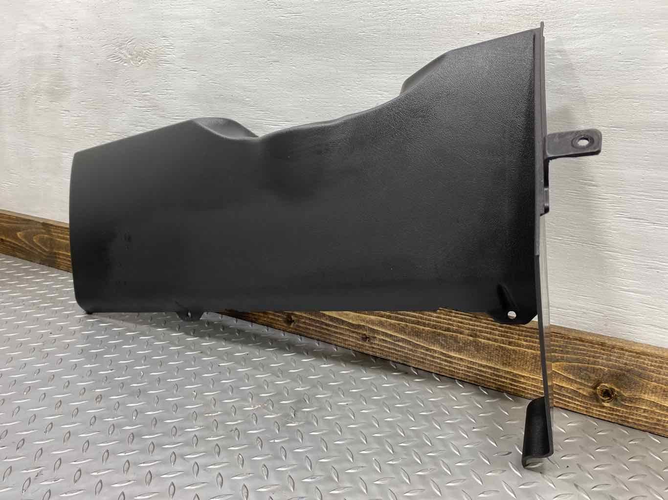 03-07 Hummer H2 Driver Left Dashboard Knee / Kick Bolster (Ebony 48i)