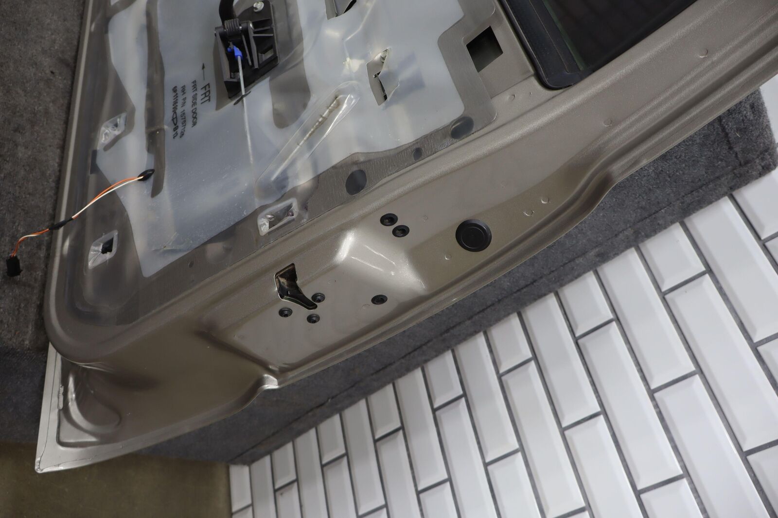 99-06 Chevy GMC Truck SUV GMT800 Passenger Right Front Door