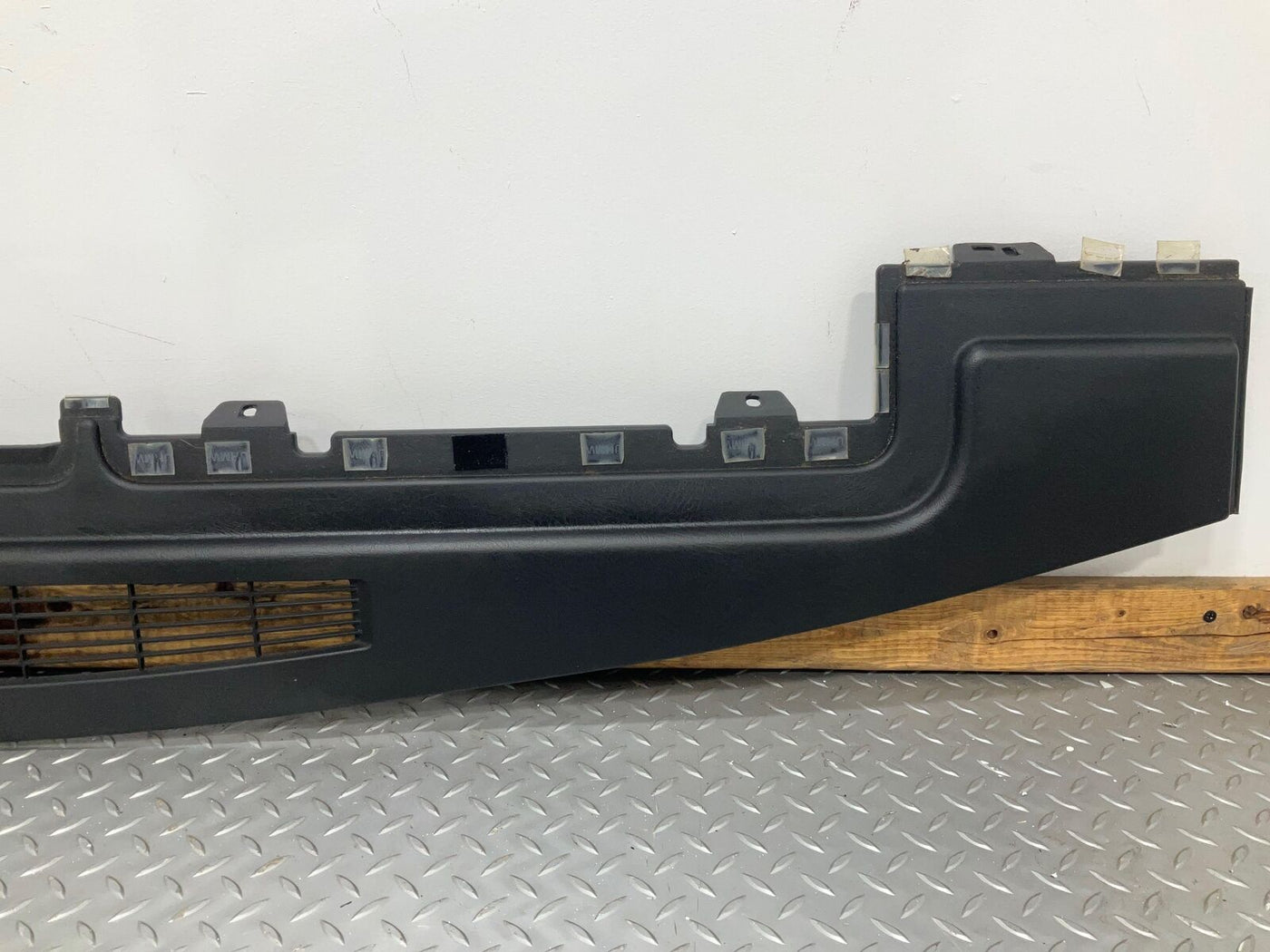 03-07 Hummer H2 OEM Upper Dash Cover Pad (Ebony 48I) See Description