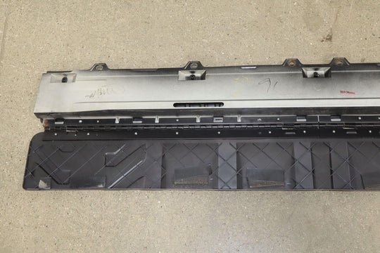 02-06 Cadillac Escalade EXT Midgate with Transition Panel (Shale)