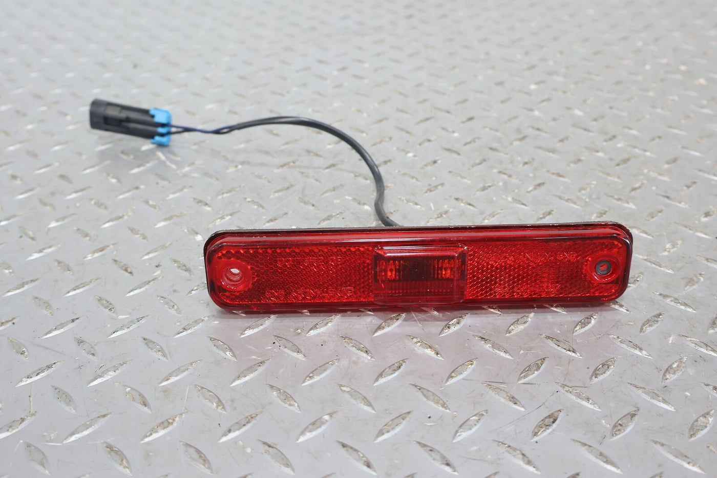 03-09 Hummer H2 OEM Rear LED Side Marker Light (Red) Tested