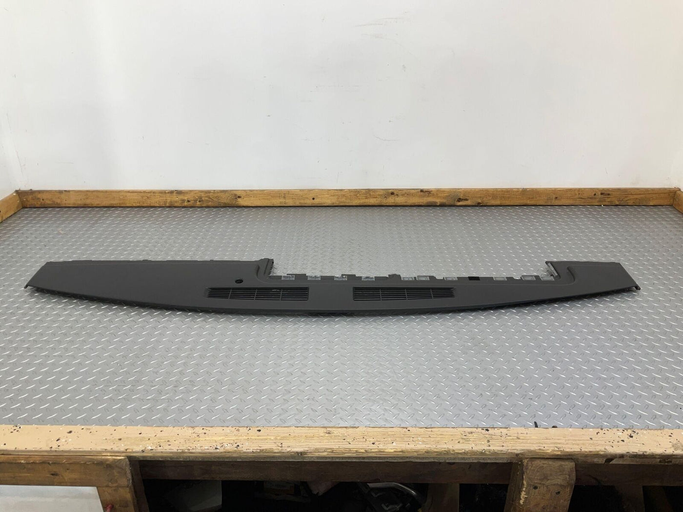 03-07 Hummer H2 OEM Upper Dash Cover Pad (Ebony 48I) See Description