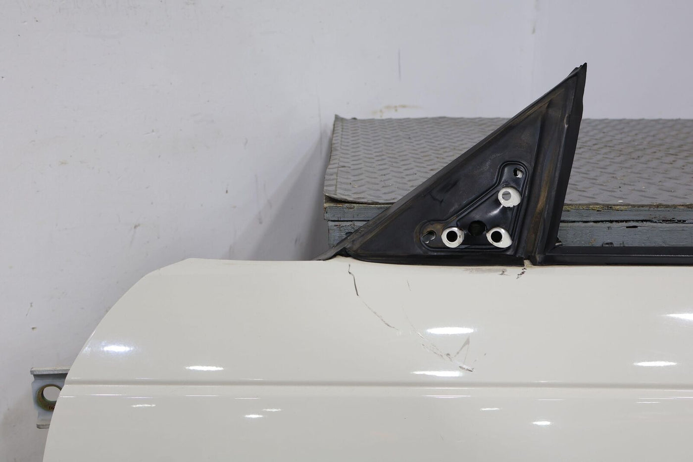 02-05 Ford Thunderbird Left LH Driver Door Shell (Whisper White W5) Sold Bare