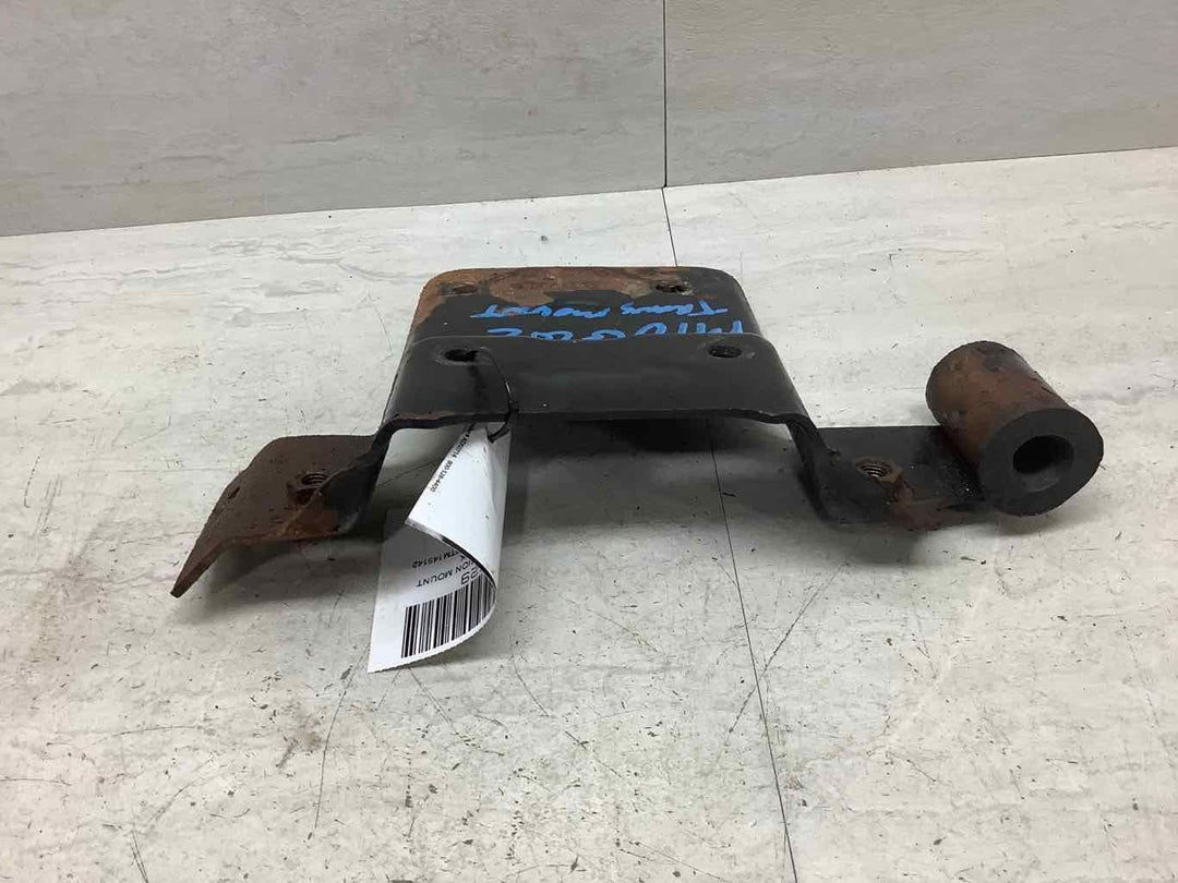 96-02 Dodge Ram 2500 Transmission Mount Bracket (47RE)