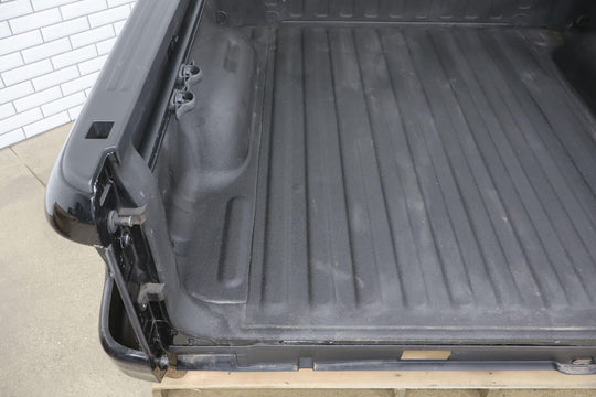 19-23 Ram 1500 Crew Cab 5'7" Bed (Diamond Black PXJ) Sold Bare (Creased)