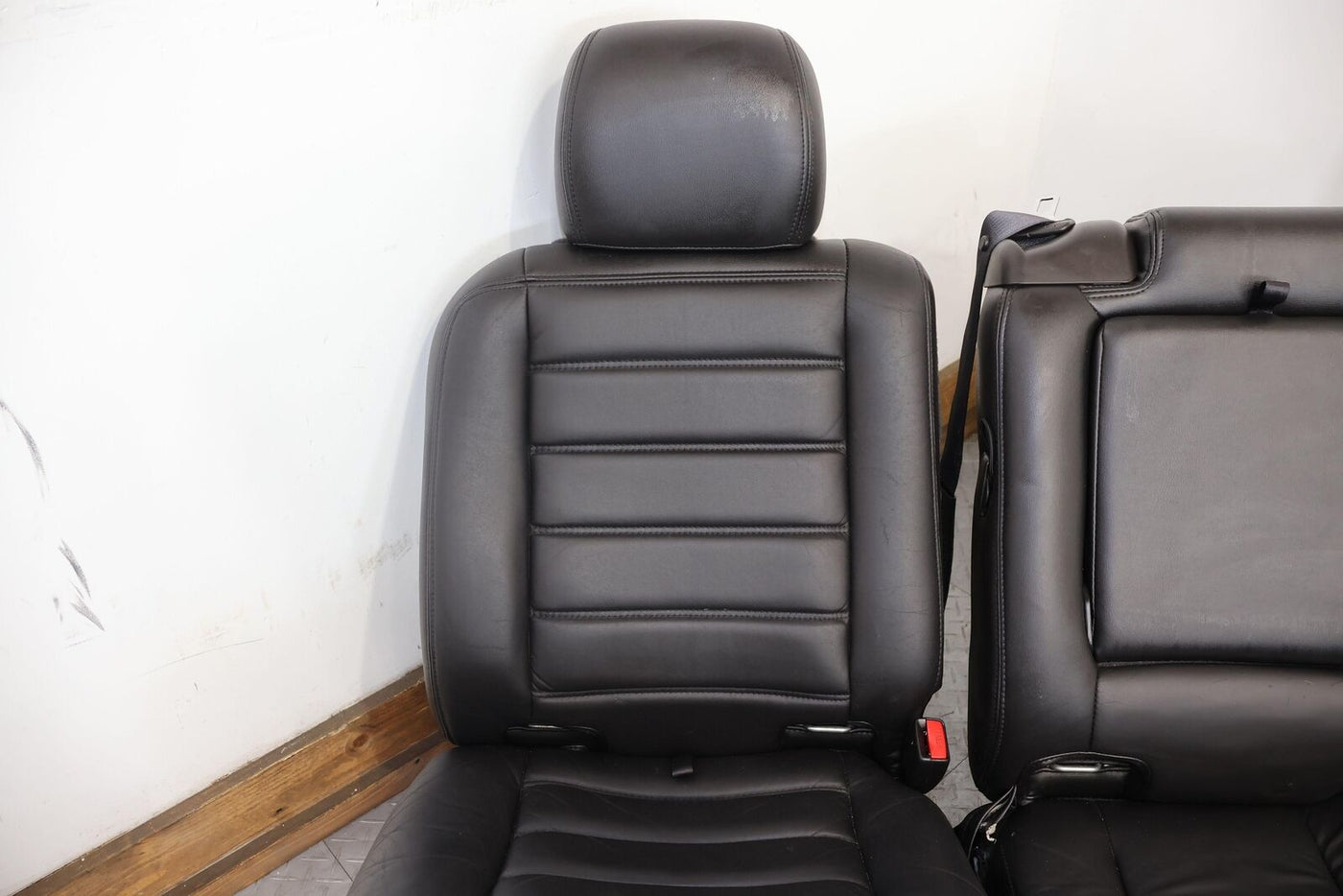 03-07 Hummer H2 SUV Black Leather 2nd Row Seat (Ebony 48i) Light Wear