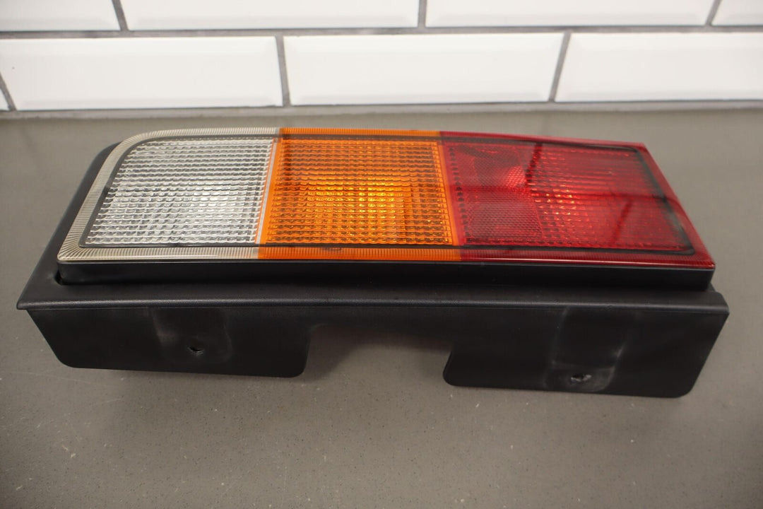 03-04 Hummer H2 Left LH Driver Tail Light Tail Lamp (Body Mounted) OEM Tested