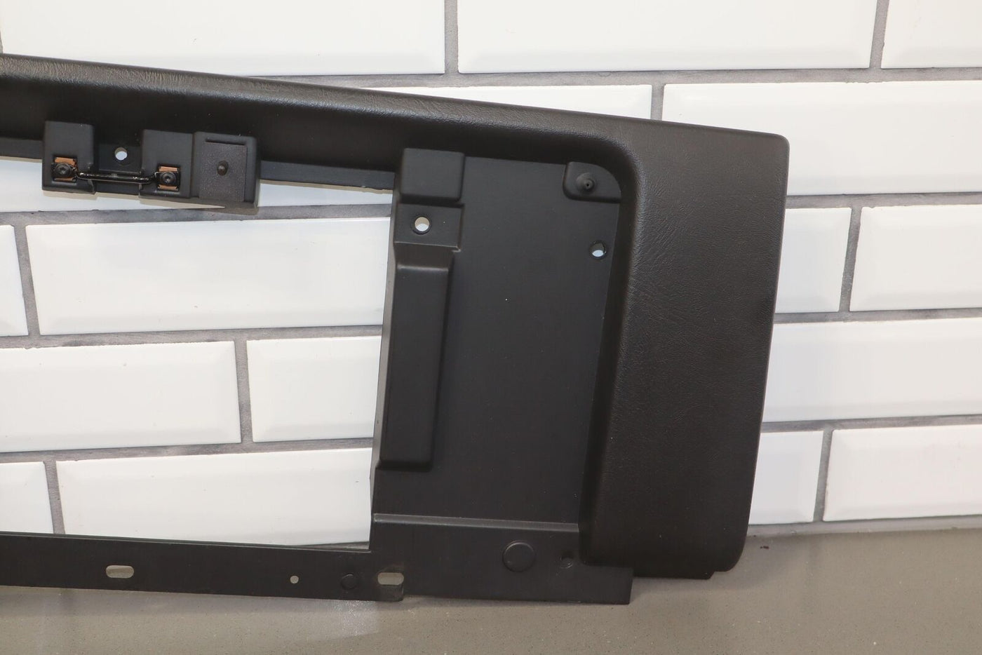 05-07 Hummer H2 OEM Glove Box Door & Surround Ebony (482) See Photos