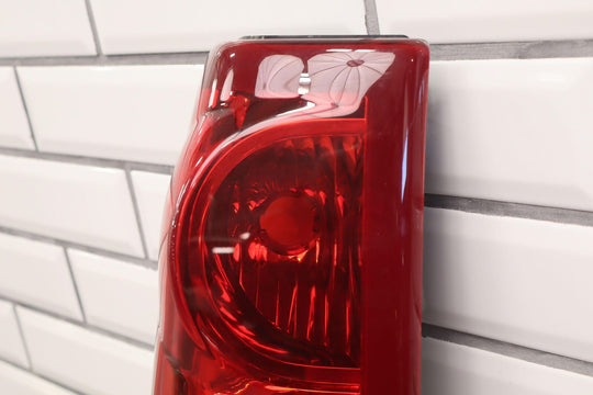 03-07 Chevy Silverado Left LH Driver Tail Light OEM GM