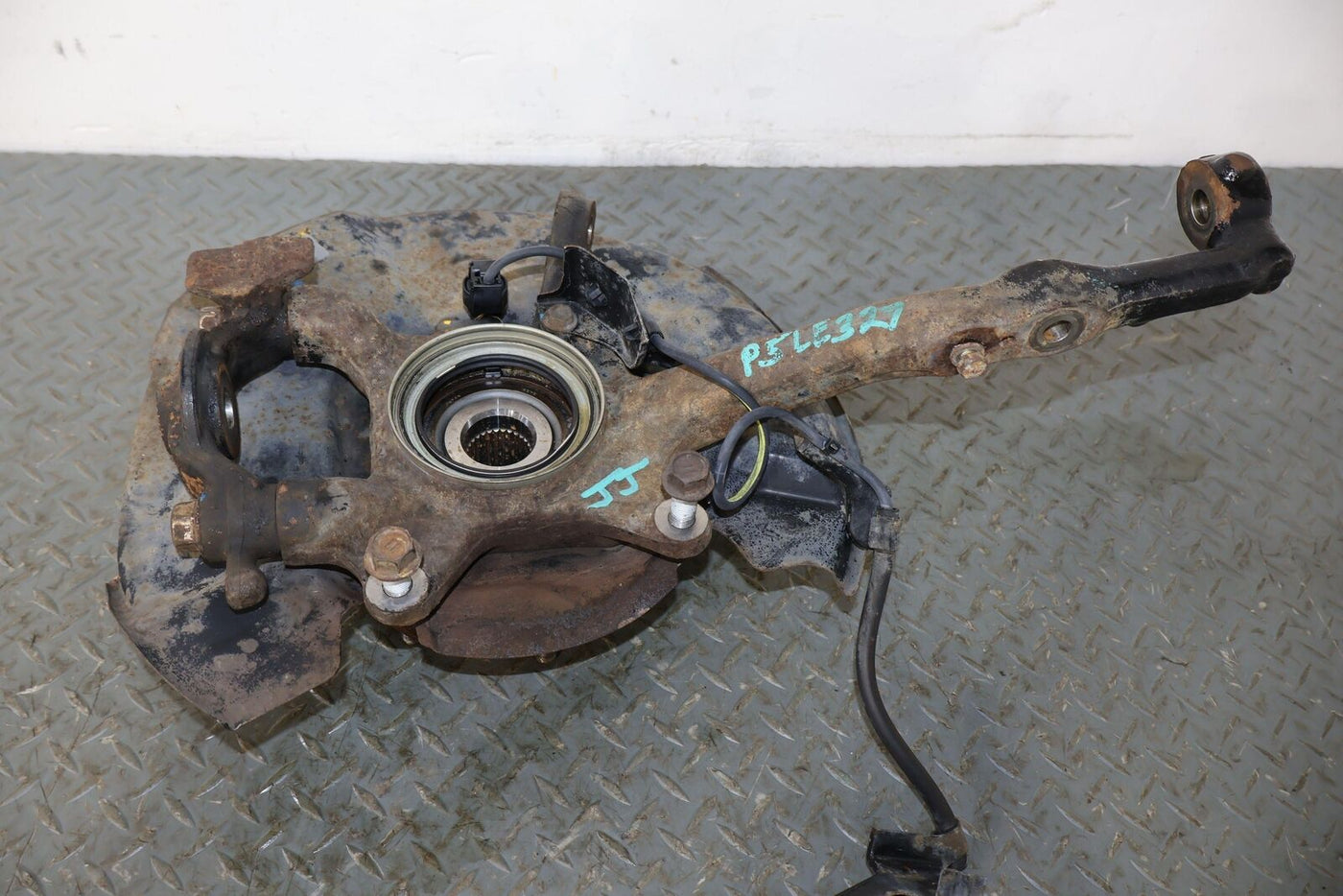 03-09 Lexus GX470 / 03-15 Toyota 4Runner 4x4 Right Front Spindle Knuckle W/Hub