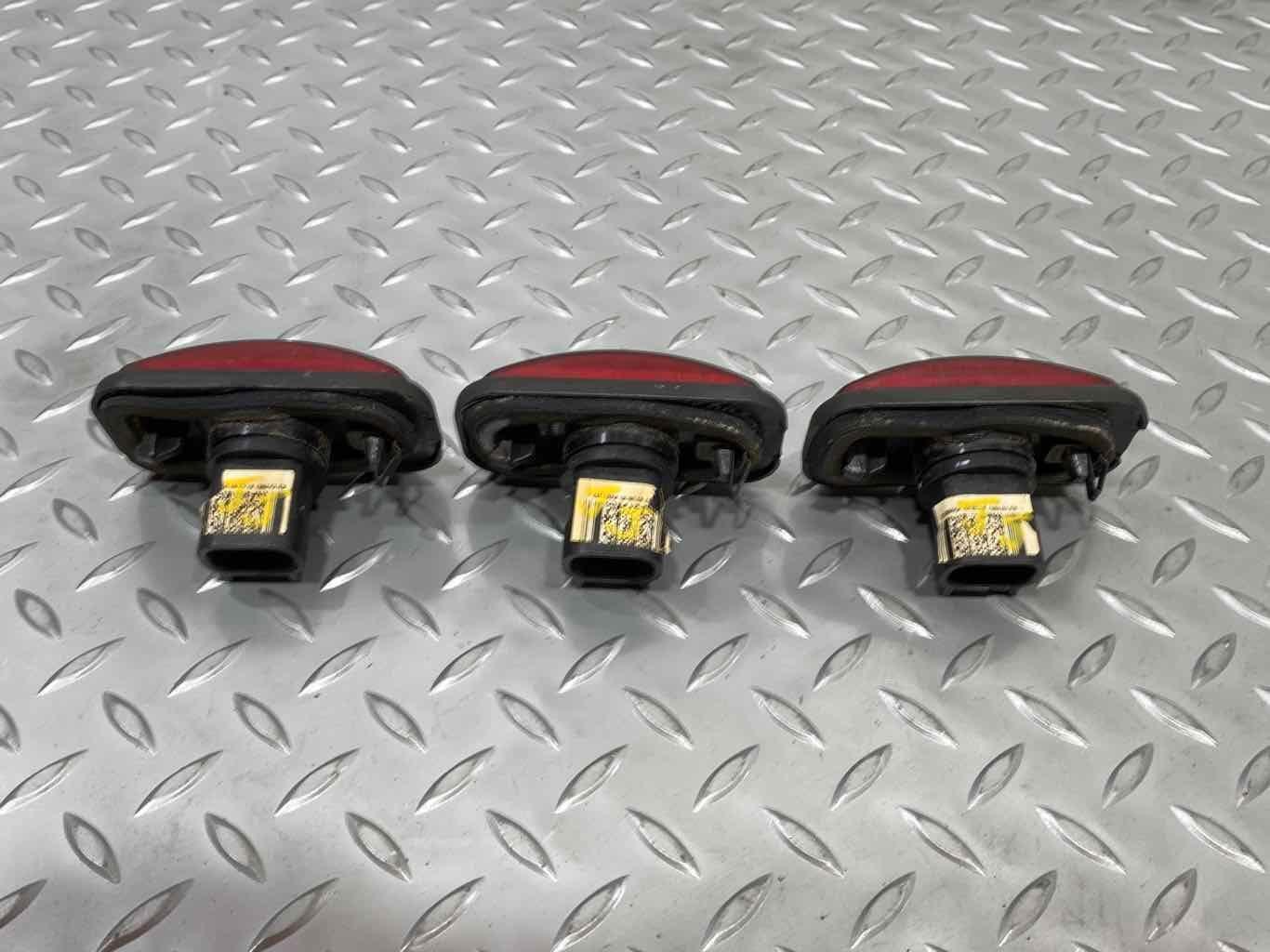 03-07 Hummer H2 Rear Hatch Mounted Marker Clearance Lights (Red) 3PCS See Notes