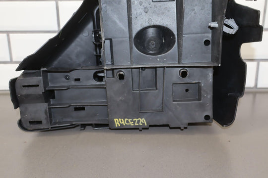 2004 Chevy Suburban 2500 6.0L Underhood Engine Fuse Box