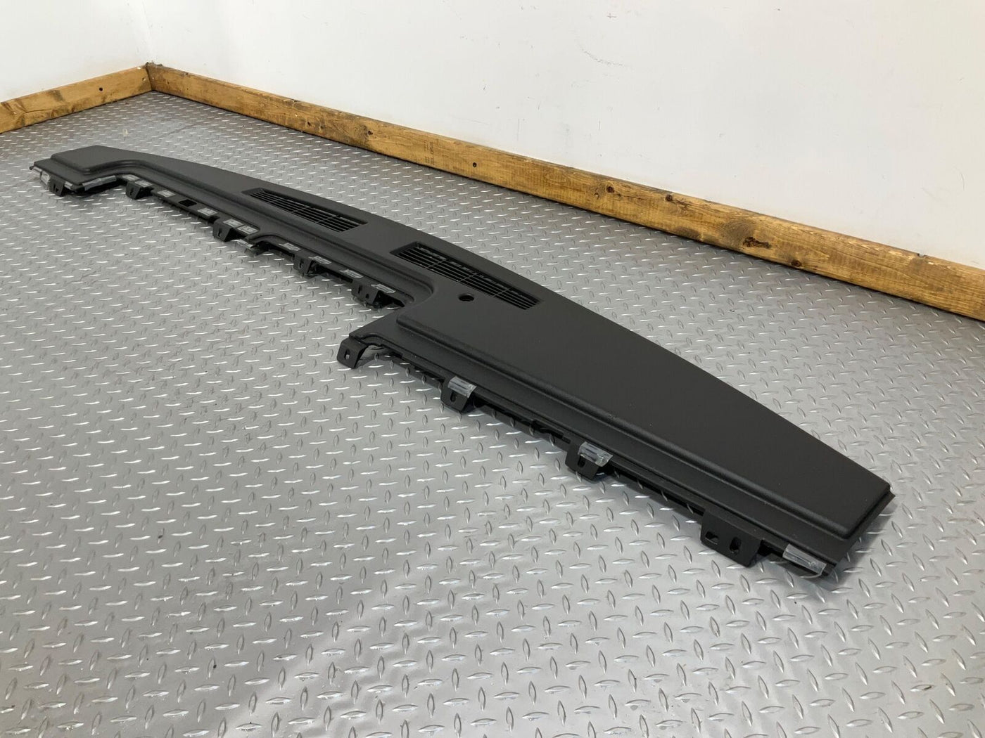 03-07 Hummer H2 OEM Upper Dash Cover Pad (Ebony 48I) See Description