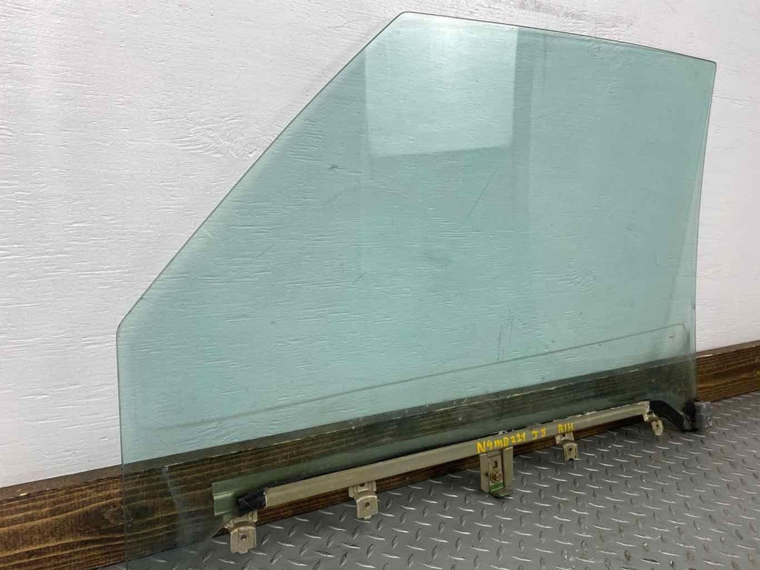 72-80 Mercedes 450SLC C107 R107 Right RH Passenger Window Glass (Glass Only)