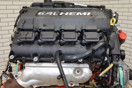 Dodge Mopar v8 engine