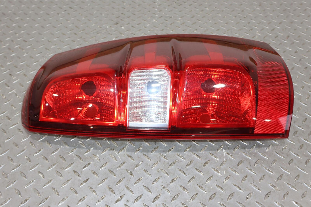 07-13 Chevy Avalanche Rear Right RH Passenger OEM Tail Light Lamp (Tested)