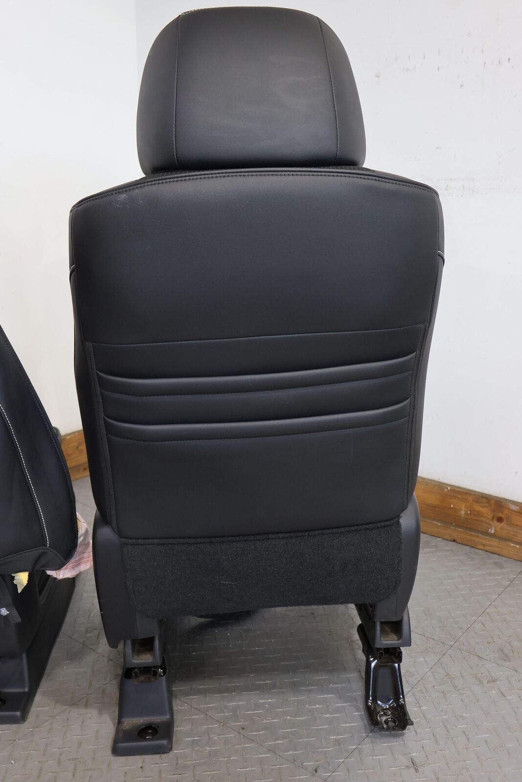 17-18 Nissan Titan XD Full Power Seat Set (Black) RH Front Blown Bag (Tested)