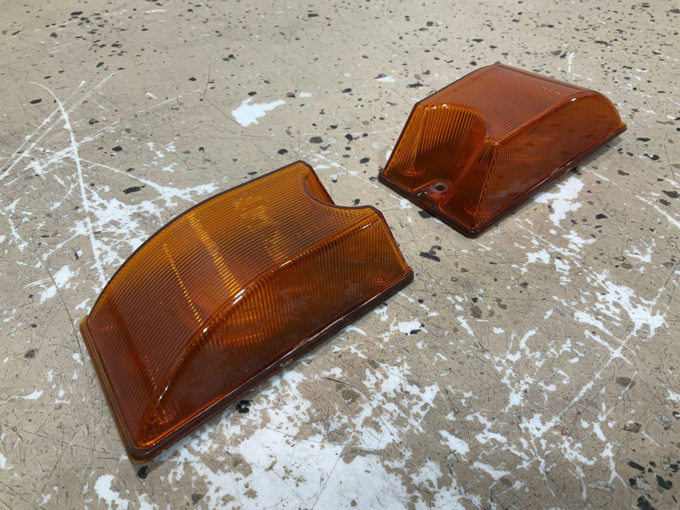 03-09 Hummer H2 Front Pair LH & RH Amber Marker Lights Lamps OEM