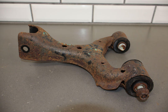 01-05 Mazda Miata NB (W/O ABS) LH Left Driver REAR Knuckle Hub Control Arms Used