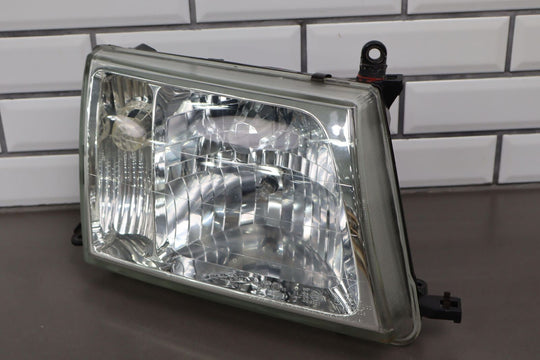 98-05 Toyota Land Cruiser Right Passenger Headlight Lamp *Repaired Tab*