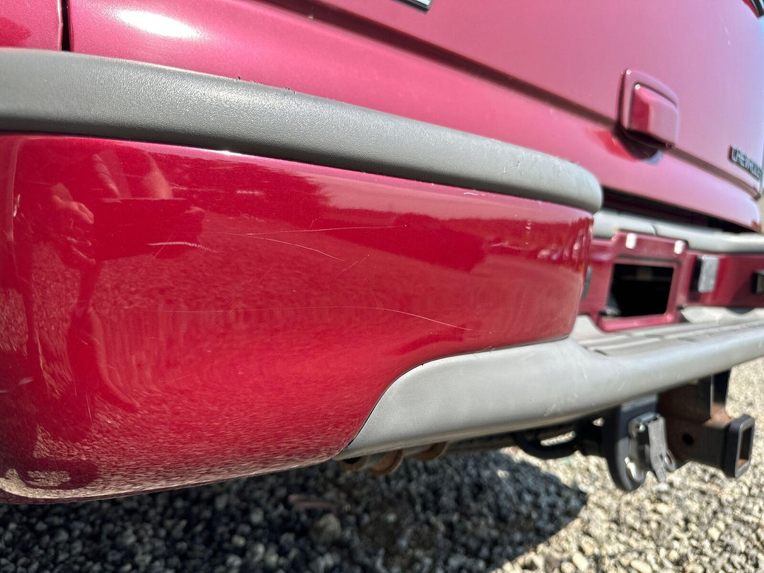 01-06 Chevy Tahoe Z71 Rear Bumper (Sport Red 63u) Mild Dents On Both Corners