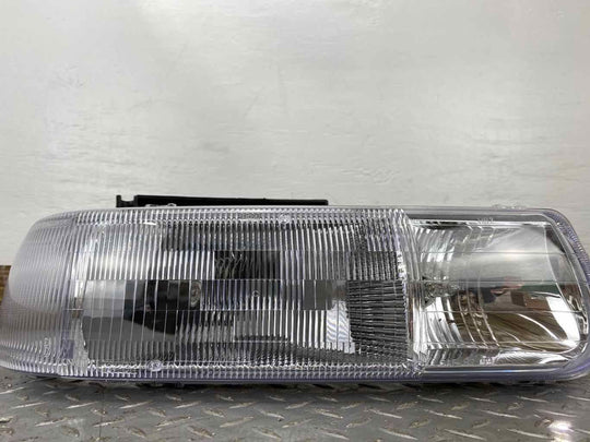 00-06 Chevy Suburban NEW Right Passenger Aftermarket TYC Headlight 20-5499-00-9