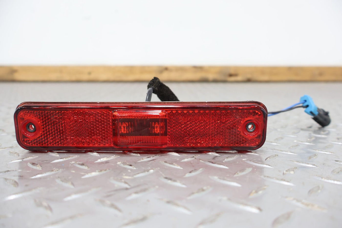 03-09 Hummer H2 Right RH Rear Red LED Side Marker Light/Lamp OEM Tested