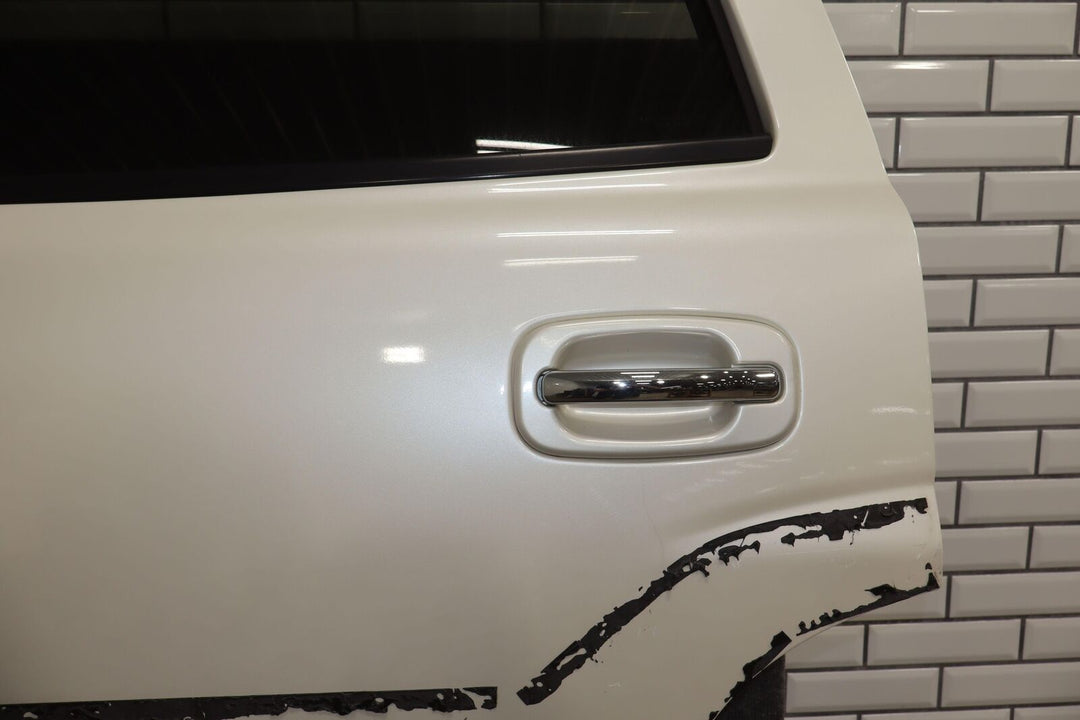 02-06 Cadillac Escalade SWB Left Rear Door (No Cladding) White Diamond 98U