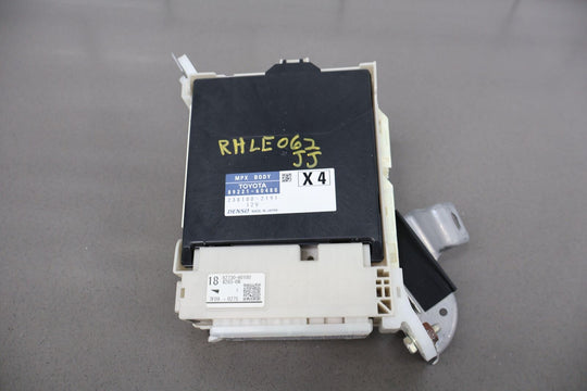 17-19 Lexus GX460 Mulitplex Network Body Control Module BCM (89221-60480)