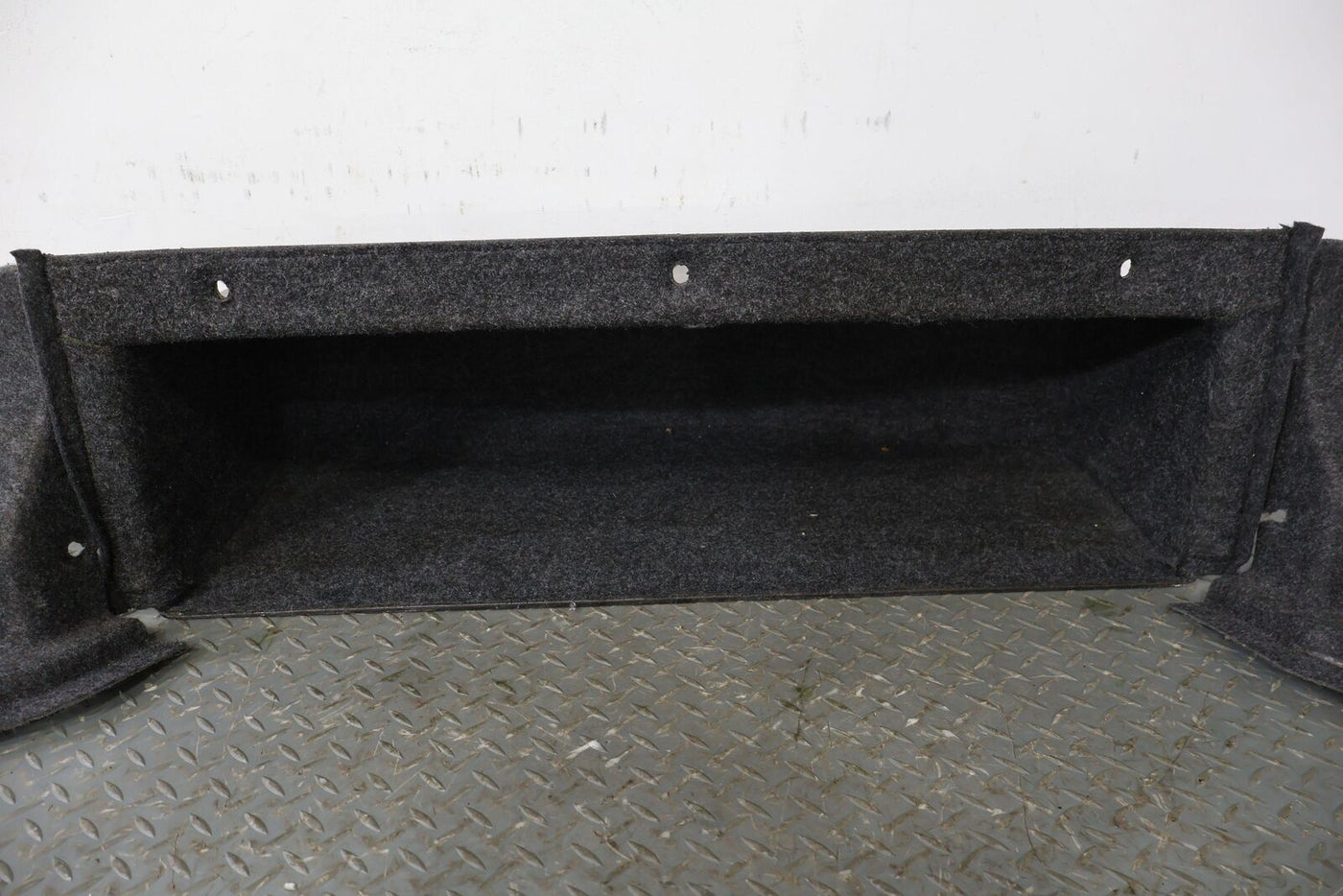 02-05 Ford Thunderbird OEM 4 Piece Trunk Carpet Cleanout (Black BW) Lt. Wear