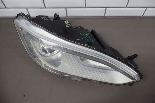 2012-2016 Tesla Model S Passenger Right Headlight (One Repaired Tab)