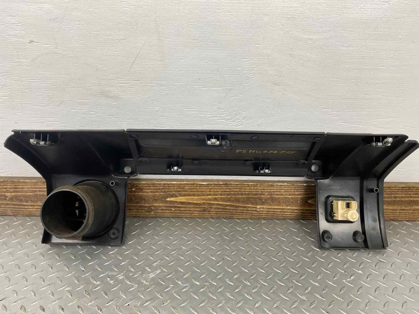 03-07 Hummer H2 Passenger Right RH Dash Mounted AC Vent (Black Bezel) See Notes