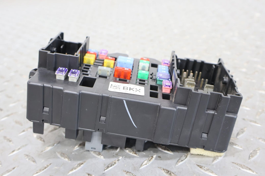 14-19 Chevy Silverado 1500 Right RH Cabin Fuse Box Complete OEM (Dash Mounted)