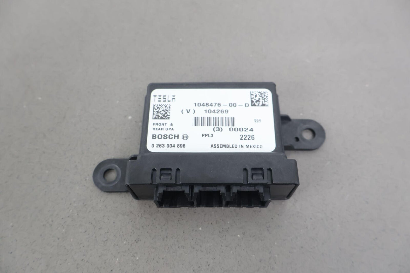 16-20 Tesla Model X OEM Park Assist Control Module (1048476-00-D)