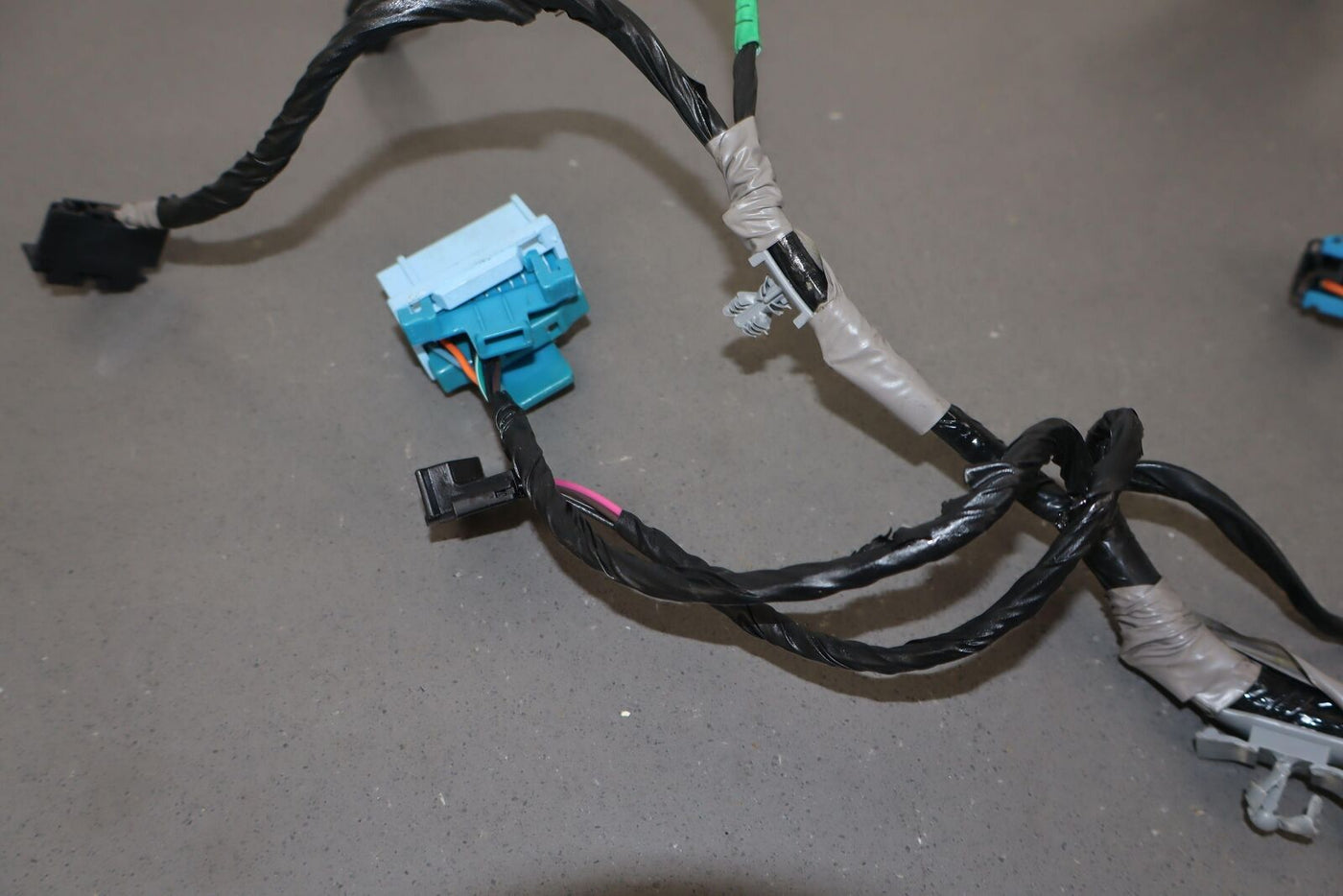 2003 Hummer H2 Front Floor Console Wiring Harness (See Photos) OEM