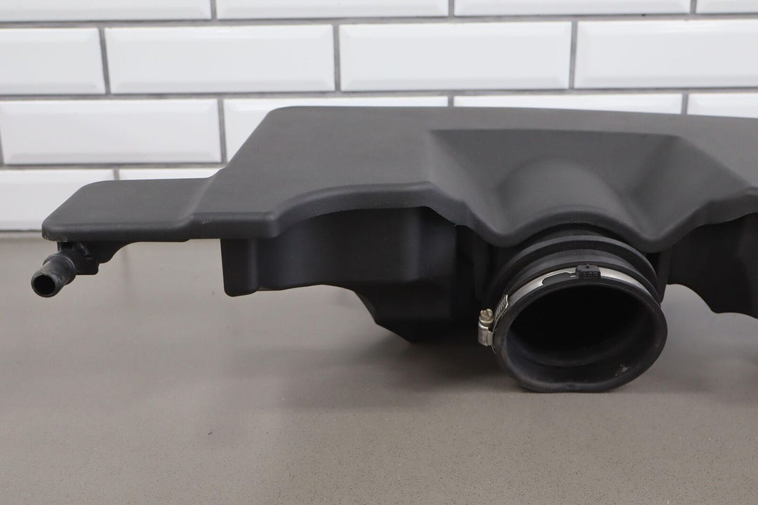 2014-2016 GMC Sierra Denali 6.2L Air Cleaner Assembly (Intake Box / Tube)