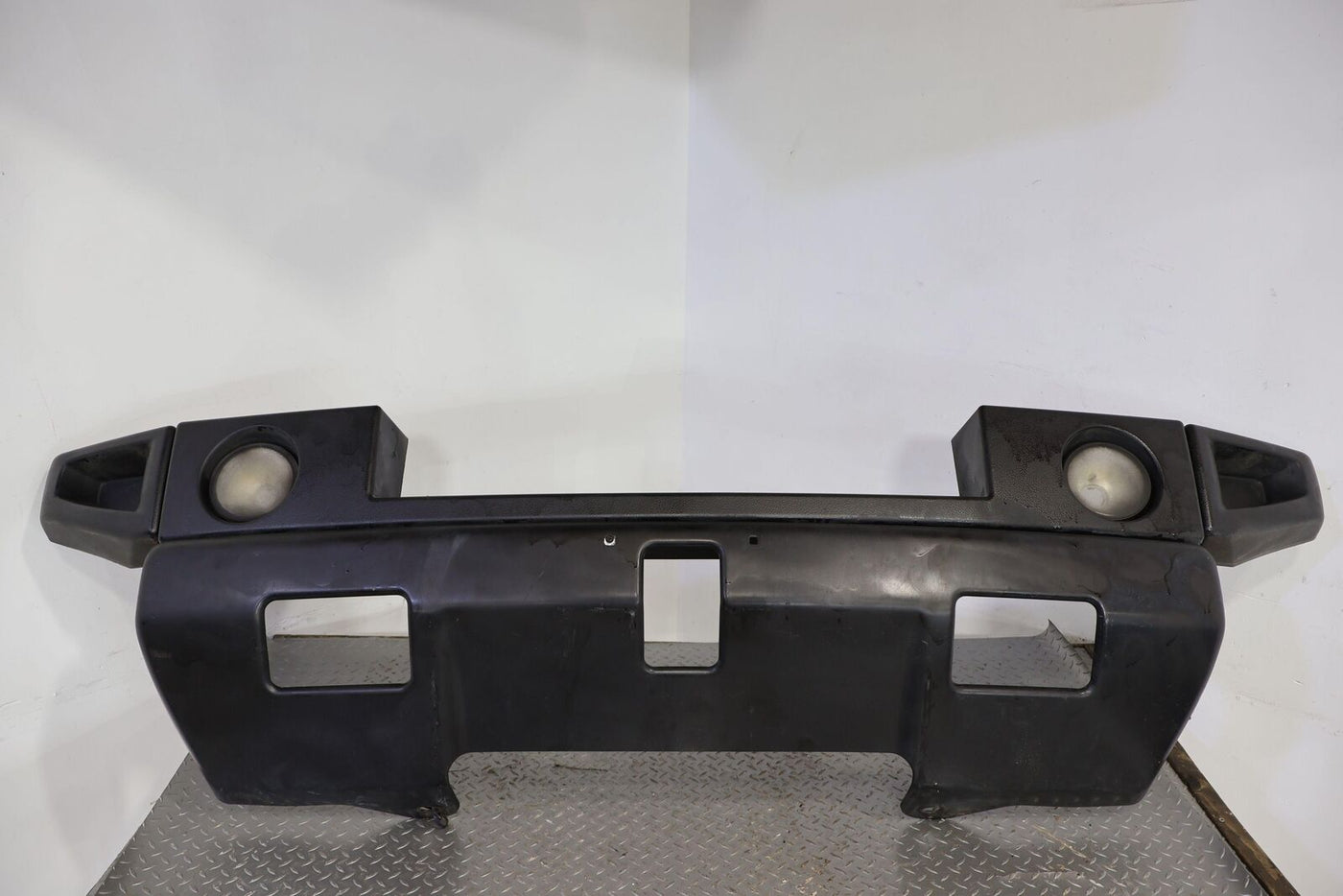 03-09 Hummer H2 Front Bumper W/ Textured Black Covers & Fog Lights (See Notes)