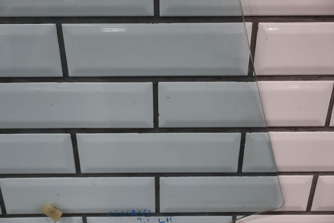 47318405